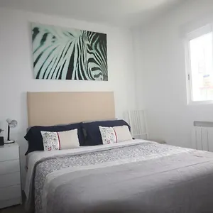  Habitación en casa particular Little Peaceful Retreat With Bath, Heating, Terrace, Free Wifi Fridge Easy Parking España